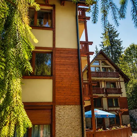 Apartmanovy Dom Fatrapark - Ap 318, Ap 306 Mezonet 아파트 루좀베로크
