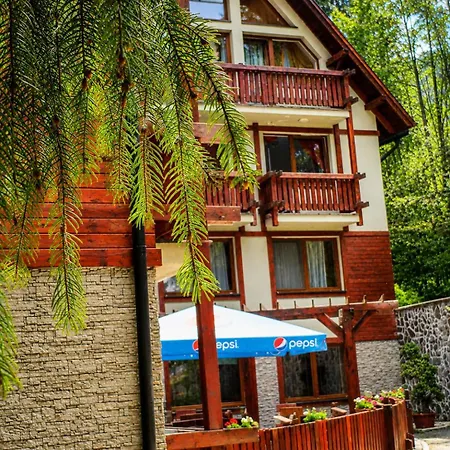 Apartmanovy Dom Fatrapark - Ap 318, Ap 306 Mezonet 루좀베로크