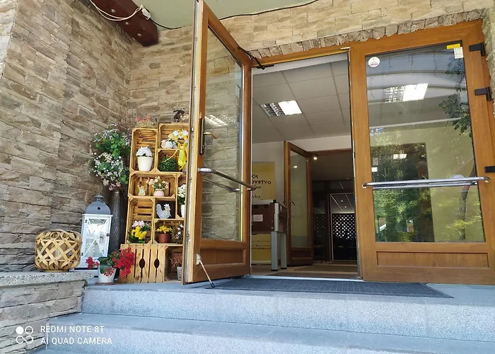 公寓 Apartmanovy Dom Fatrapark - Ap 318, Ap 306 Mezonet 鲁容贝罗克
